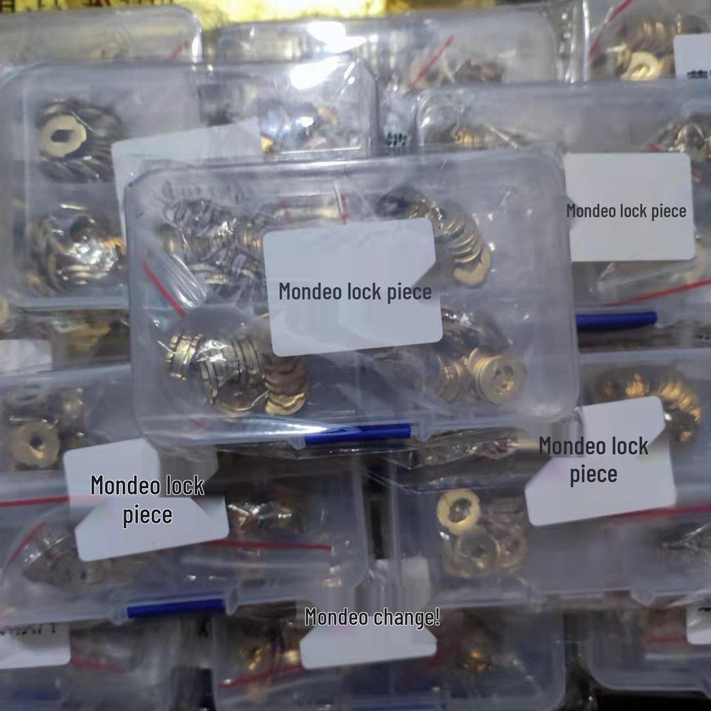 Zlaté autopříslušenství pasuje na Mondeo Zámkové lamely Autodíly Válec