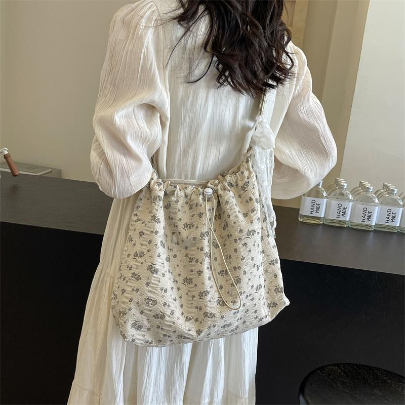 Сумка через плечо Женская большая сумка с цветочным принтом Сумка через плечо чёрный — фото 5