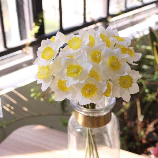 6Pcs Artificial Daffodil Bouquets Simulated Narcissus Bouquet Decorative Yellow And White Floral Arrangement for Living Room Dining Room Entryway