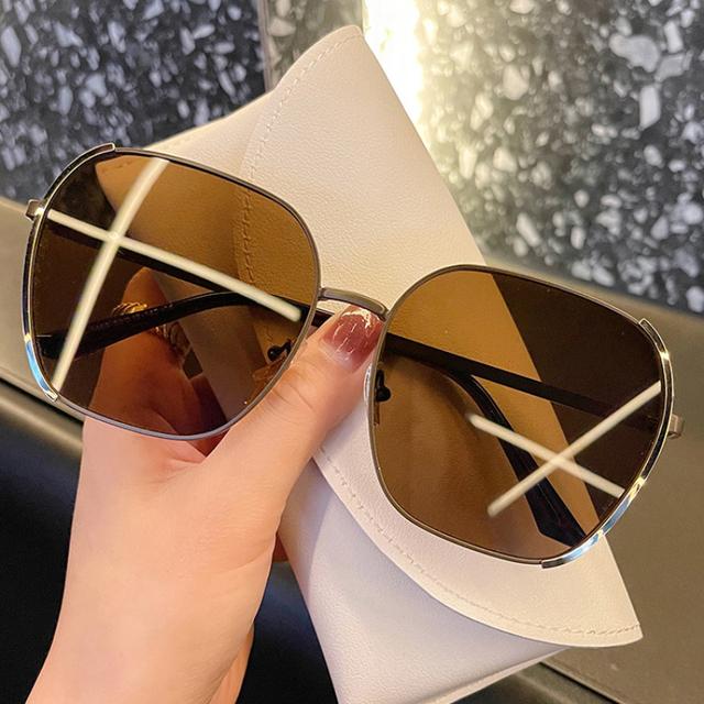 Gradient Sunglasses Women Fashion Oversized Square Sun Glasses Female Vintage Anti Glare Shade Eyewear For Driving Hiking Uv400