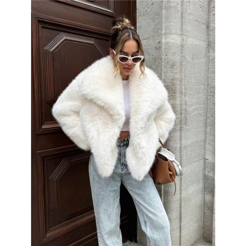 Women Faux Fox Fur Cropped Coat Large Lapel Collar Luxury Short Fluffy Jacket Cruelty‑Free Warm Outerwear For Winter Party Street Wear