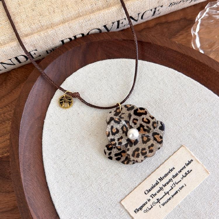 Comfortable Clavicle Chain Lightweight Flower Pendant Necklace Brown Leopard Print Fashion Neck Decoration