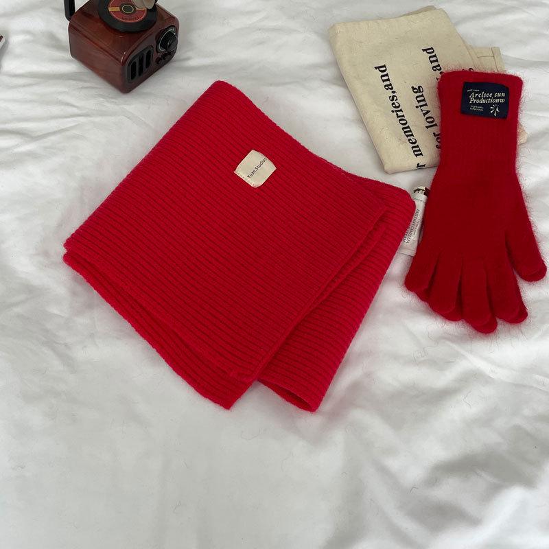 Red Winter Scarf: Cute Korean-Style Neck Warmer for Women & Couples - Perfect New Year & Christmas Gift