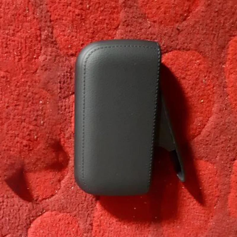 A faux leather lighter pack for men's exquisite gift pack, not including a lighter