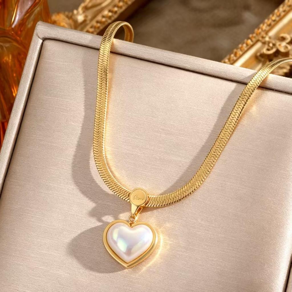 Stylish Pearl Heart Titanium Steel Necklace for Women, Colorfast, Cool Clavicle Chain