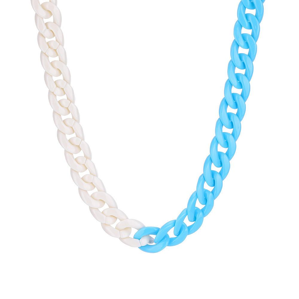 Striking Geometric Resin Necklace For Women In Vibrant Colors Ideal For Fashionable Commuting