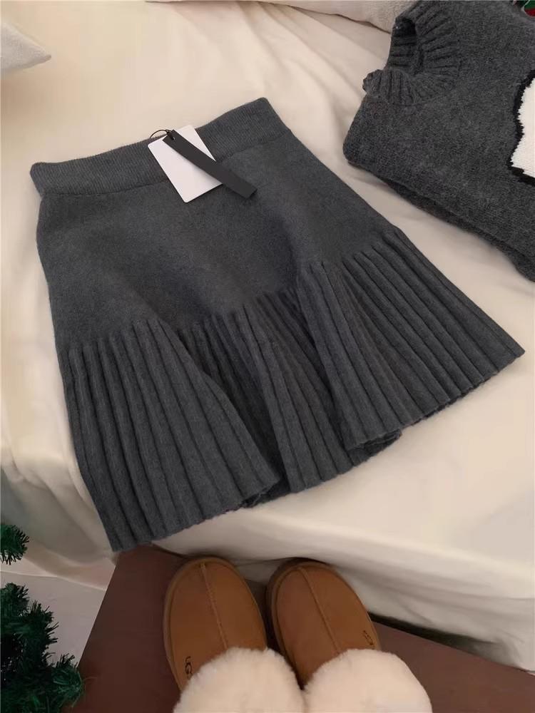 Deep Gray Textured A-Line Pleated Knit Skirt with Elastic High Waist for Women - Slim-Fit, Short Length, Perfect for Autumn and Winter