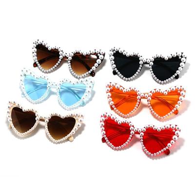 Exquisite Heart-shaped Frame Pearl Decoration Sunglasses Sweet Bride  Eyewear Sun-Protective Shades Glasses Street Photos Decor
