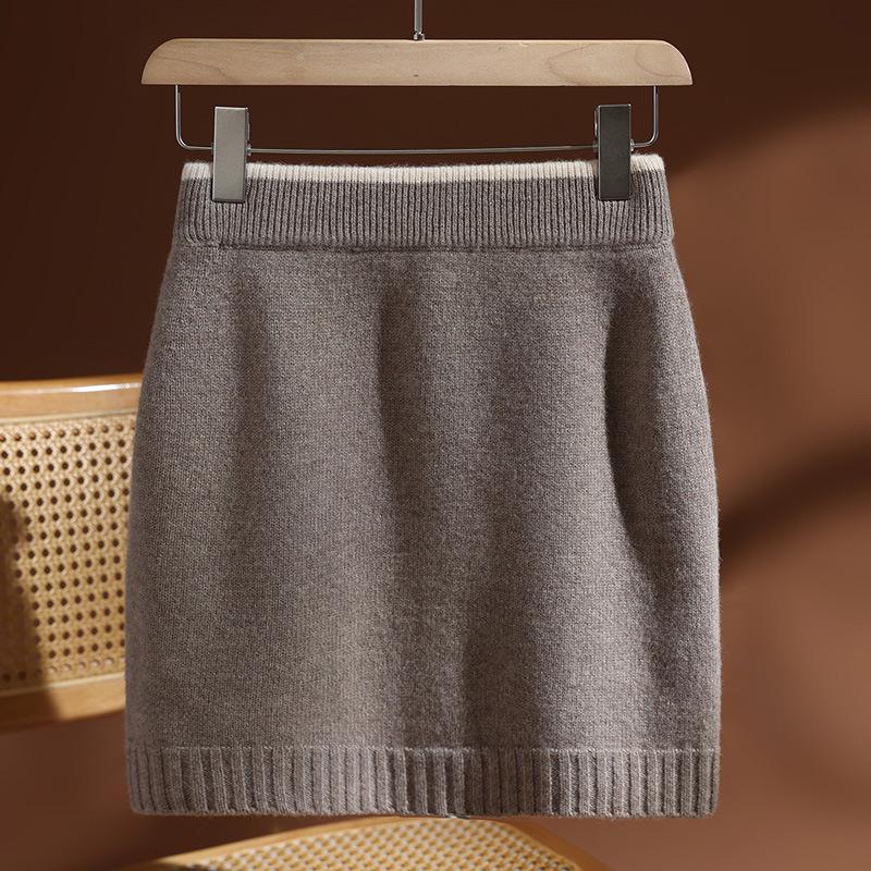 100% Pure Wool Knit Mini Skirt – Women's Elastic Waist, Versatile Hip-Hugging Design for Autumn/Winter.