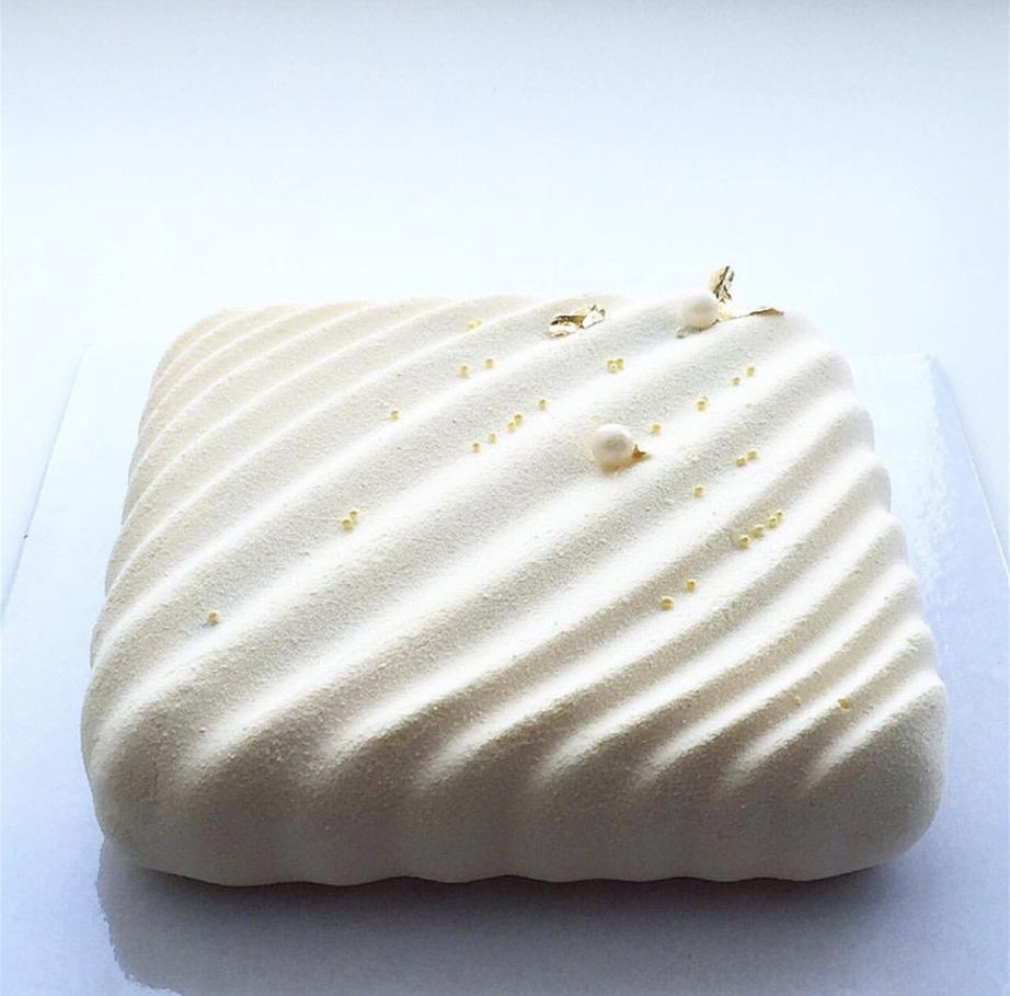 1 Pc Shake Hands Heart Shaped Silicone Mold Cake Pans Mousse Chocolate Mould Pastry Decoration