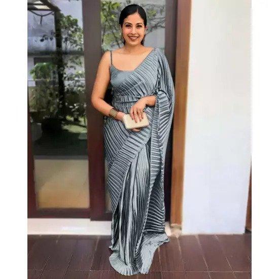 

Женское сари из жоржета серого цвета с блузкой