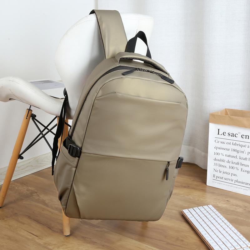 Męski Plecak Casual Podróżny na Laptopa - Duża Pojemność, Ekskluzywny Design, Nadrukowane Logo