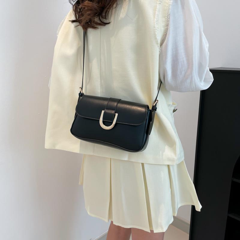 2025 spring explosion premium baguette retro handbag fashion underarm bag foreign style horseshoe girl shoulder bag