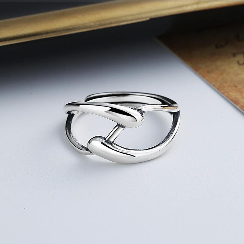 Minimalist cross-border ring, simple and elegant, light luxury, fashionable, unisex, for self-expression with a holiday vibe
