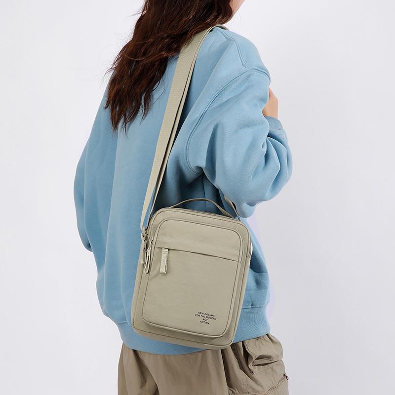 Men's Casual Lightweight Multi-layer Color Simple Outder Bag Women's Versatile Commuting Crossbody Bag