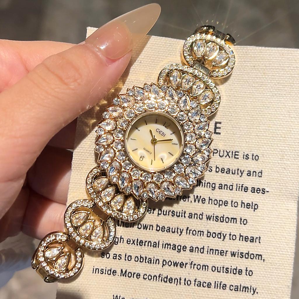 Light Luxury Gypsy Star Fashion Bracelet Women'S Watch Fashion High Value Fritillary Exquisite Quartz Watch