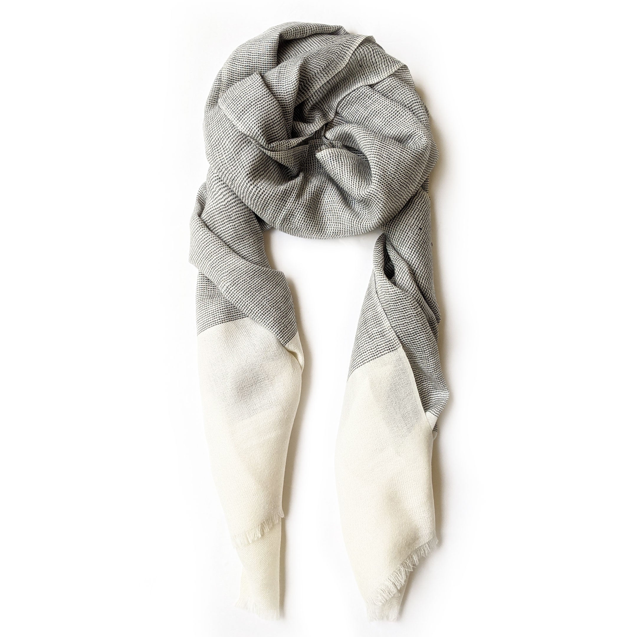 

Прямоугольный тканый шарф Ikka Dukka Khadi