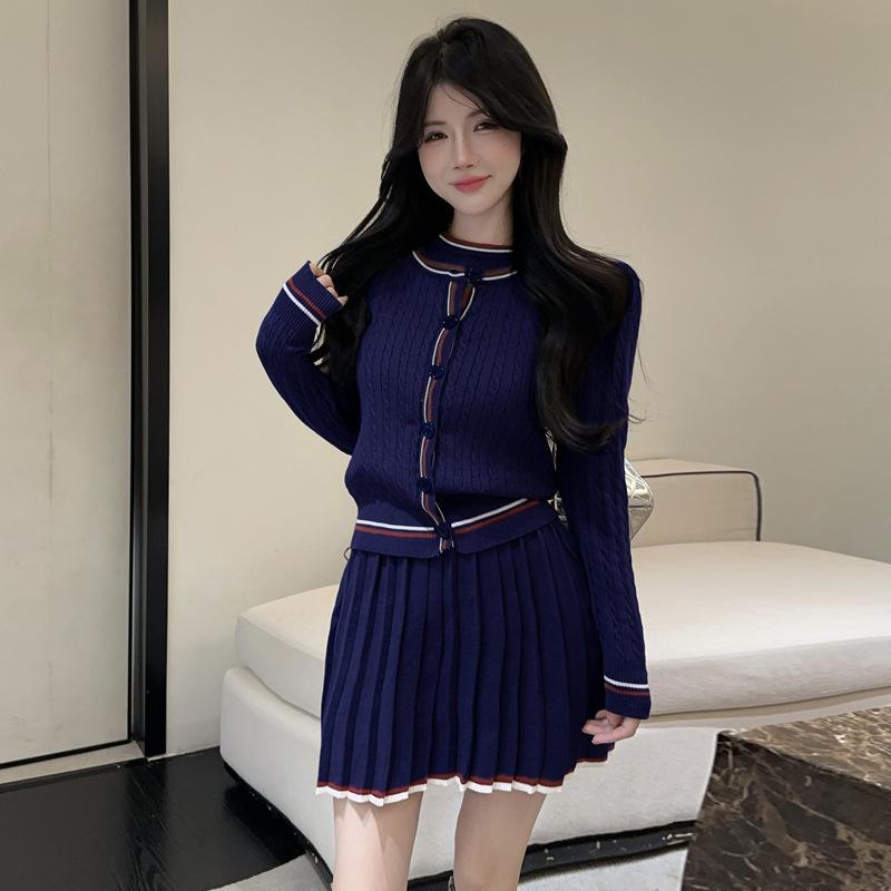 

Женский модный вязаный кардиган с короткими рукавами T + плиссированная юбка комплект из трех предметов One size