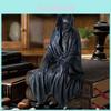 Elegante, schwarz gekleidete Gothic-Tischfigur aus PVC für stilvolles Zuhause und Büro