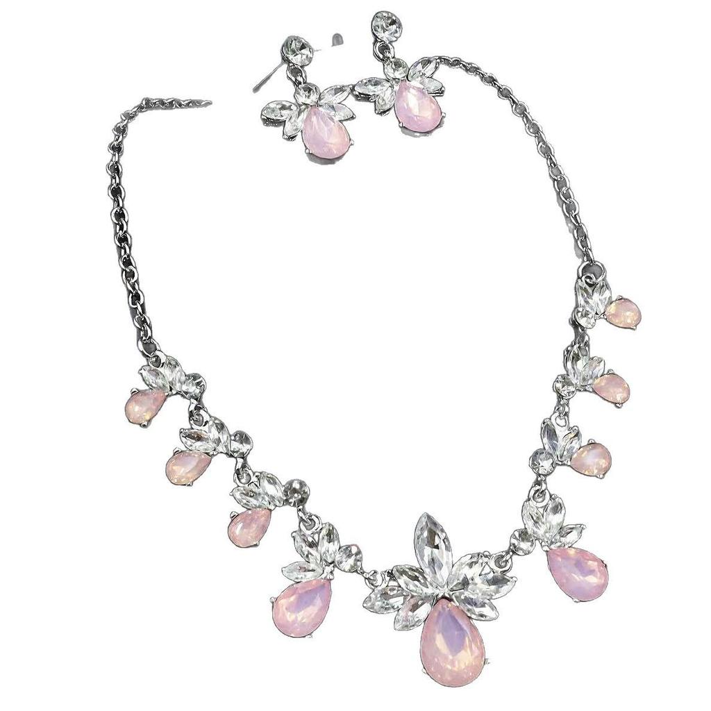 Emerald Green Geometric Necklace & Earring Set with Temperament Ear Hooks and Trendy Clavicle Chain.