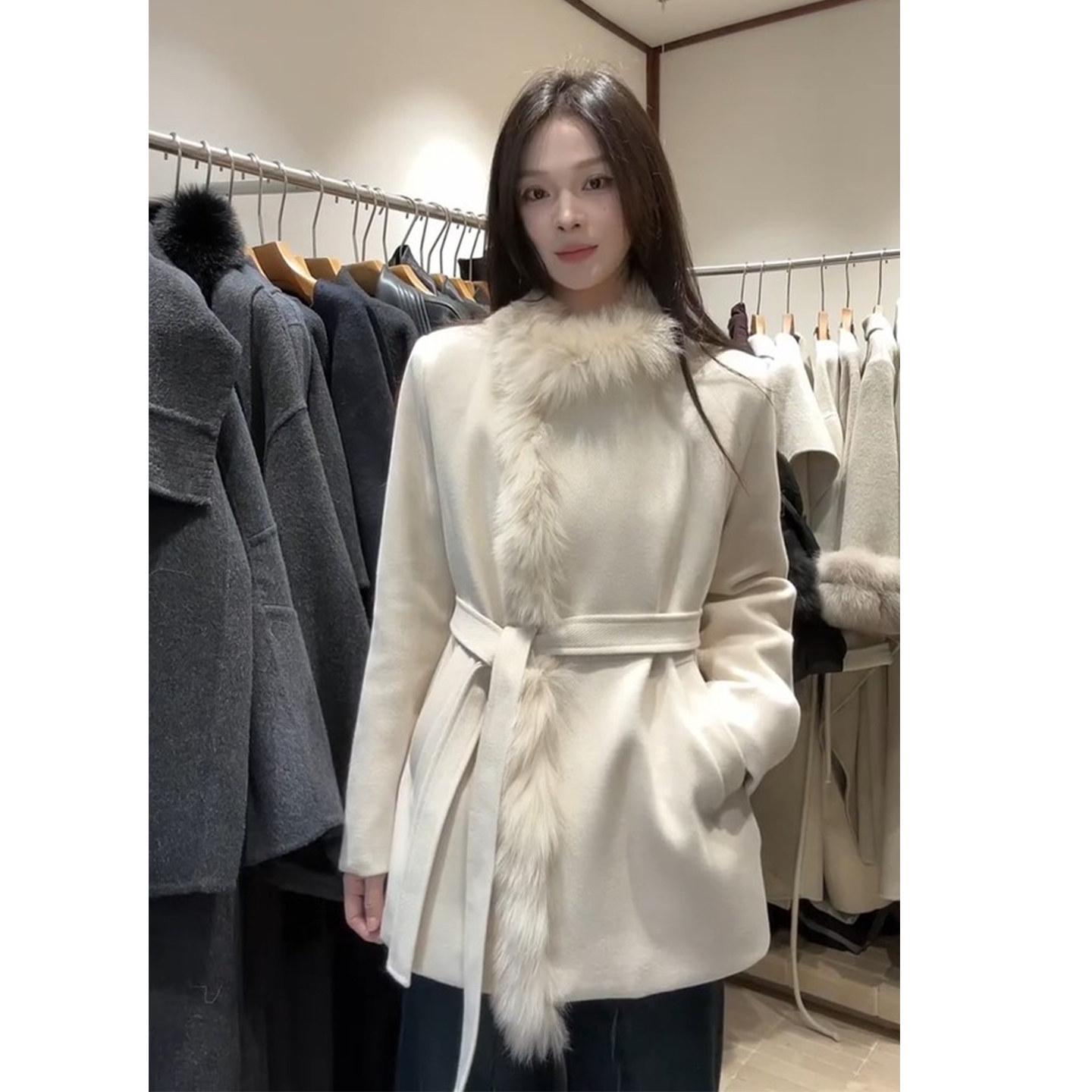 

2025 Elegant Mid-Length Slimming Wool Coat with Patchwork Fur Collar 2XL (125-140 Jin recommended)