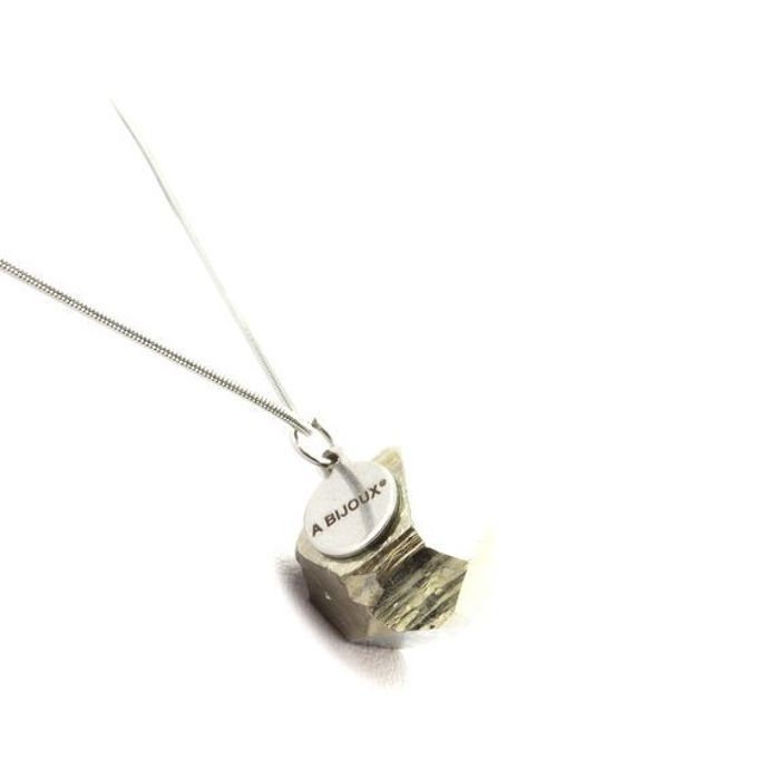 Collier Pyrite brut 38.6 carats