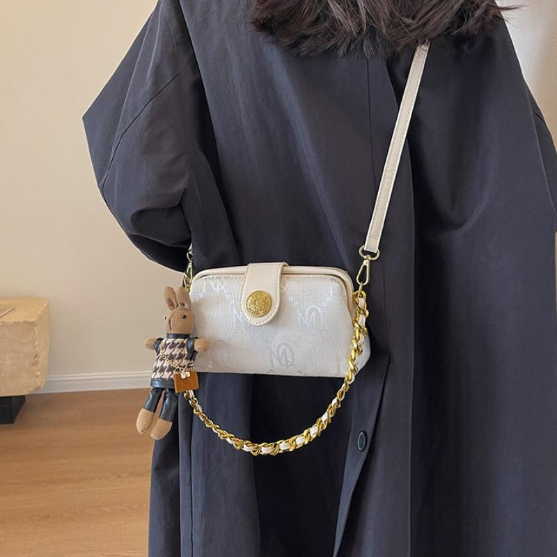 Premium Printed Letters Crossbody Bag Girls Vintage Fashion Chain Bag Ladies Retro Simple HandbagComplimentary Cute Bear Pendant