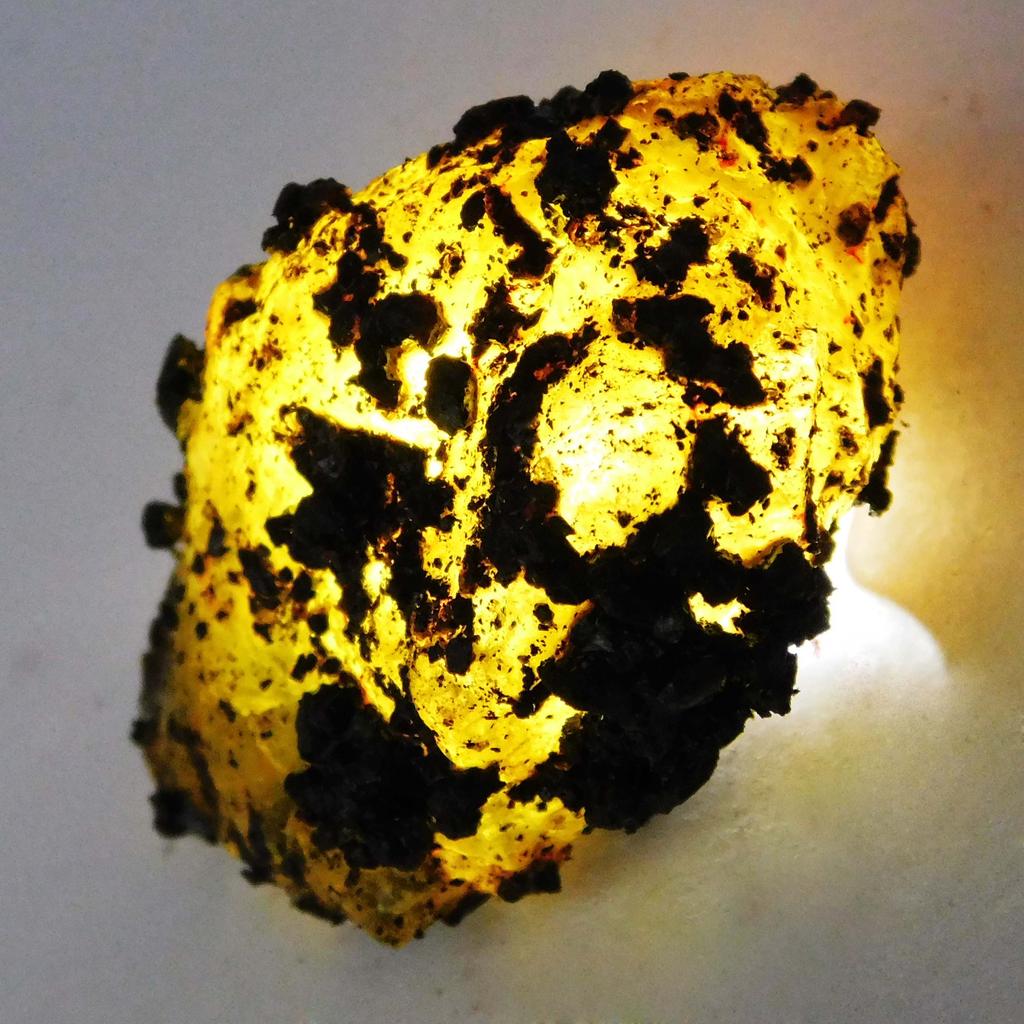 Natural Yellow Sapphire Rough 68.30 Ct Earth Mined CERTIFIED Huge Loose Gemstone A-5669