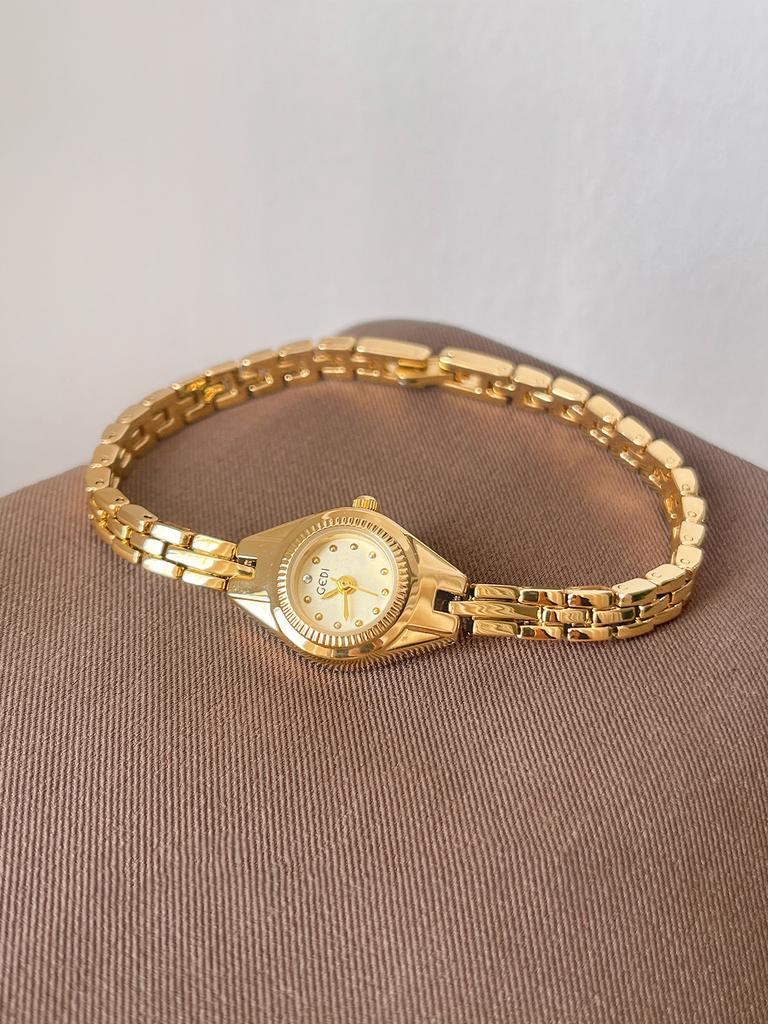 Retro Luxury Women's Watch Water-Resistant Round Small Dial Bracelet Watches Elegant Quartz Ladies Watch Gift for Women