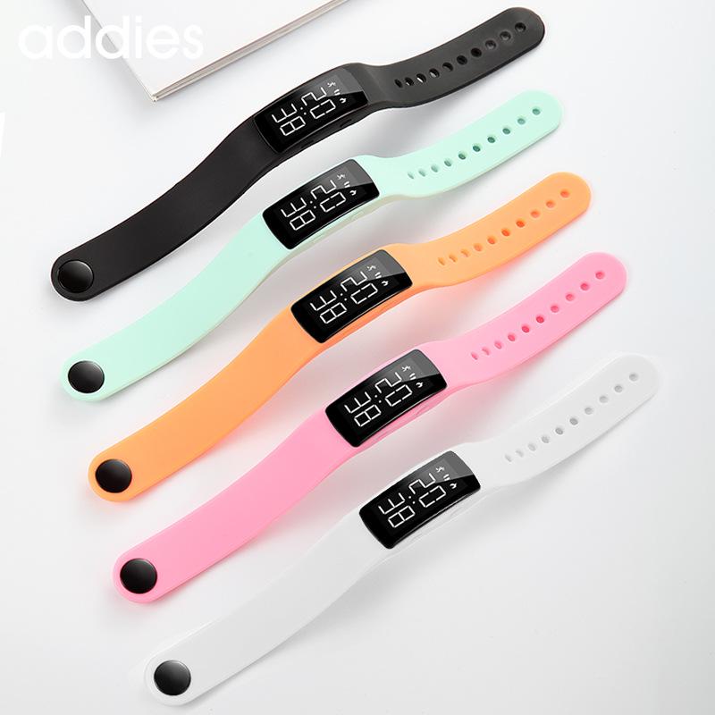 Neues wasserdichtes Smart Health Armband mit Schrittzähler, Vibrationsalarm und LED-Anzeige für Männer und Frauen.