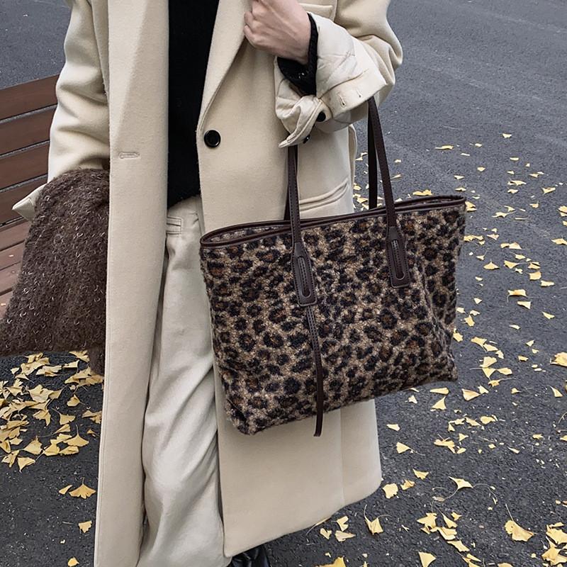 Stylish Large Leopard Print Tote Bag For Women Versatile Everyday Use In Chic Black And Coffee Colors