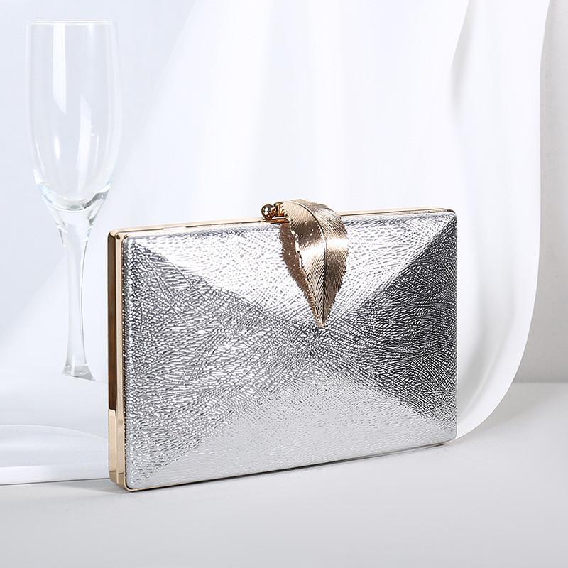 

Minimalist Pu Metal Leaf Evening Clutch With Phone Pocket For Formal Parties срібний
