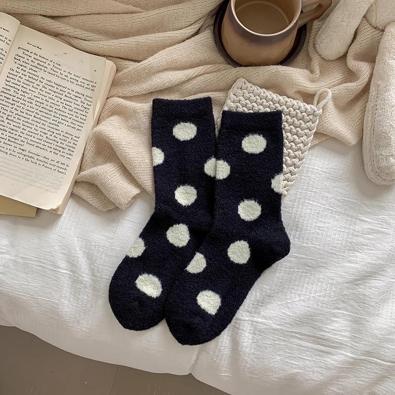 Women's Autumn and Winter Thickened and Velvet Warm Wool Ring Polka Dot Wool Tube Socks