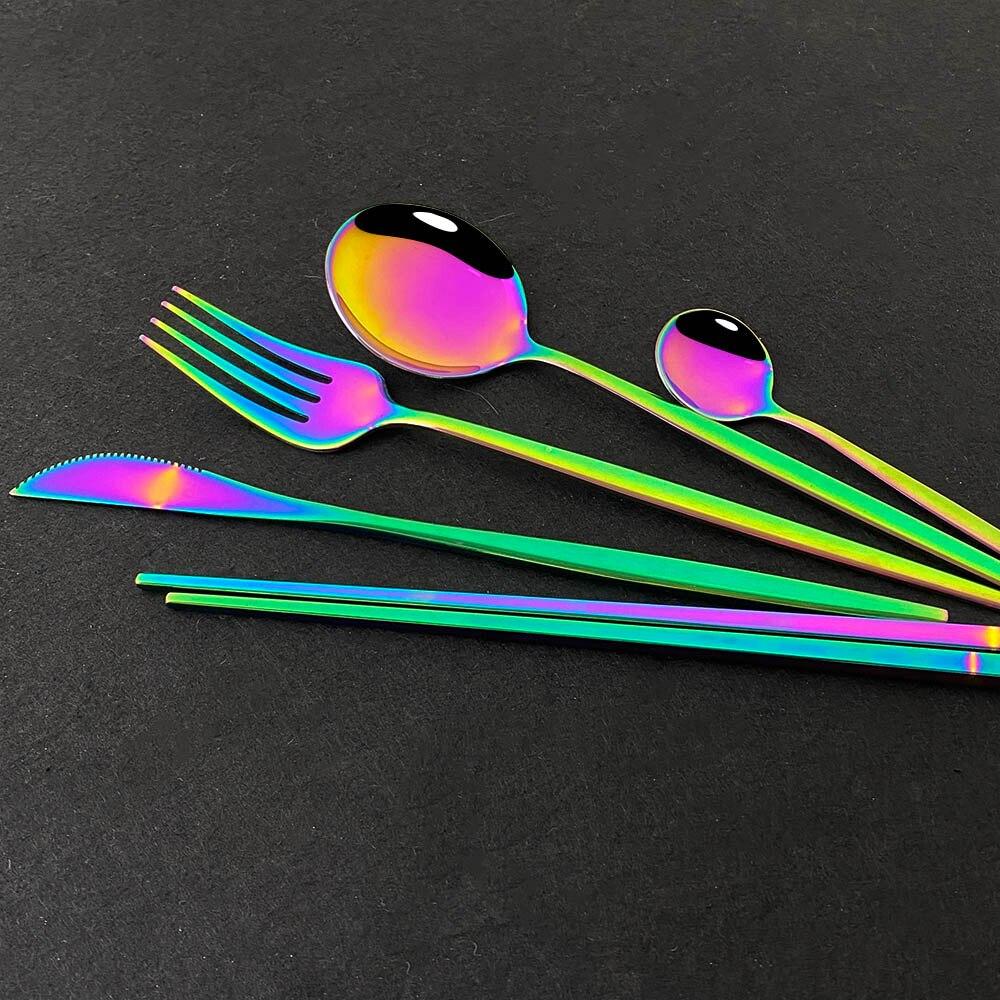 Set di posate occidentali Set di stoviglie Stoviglie in acciaio inossidabile Cucchiaio nero Forchetta Coltello Bacchette Set da cena Posate complete per la casa