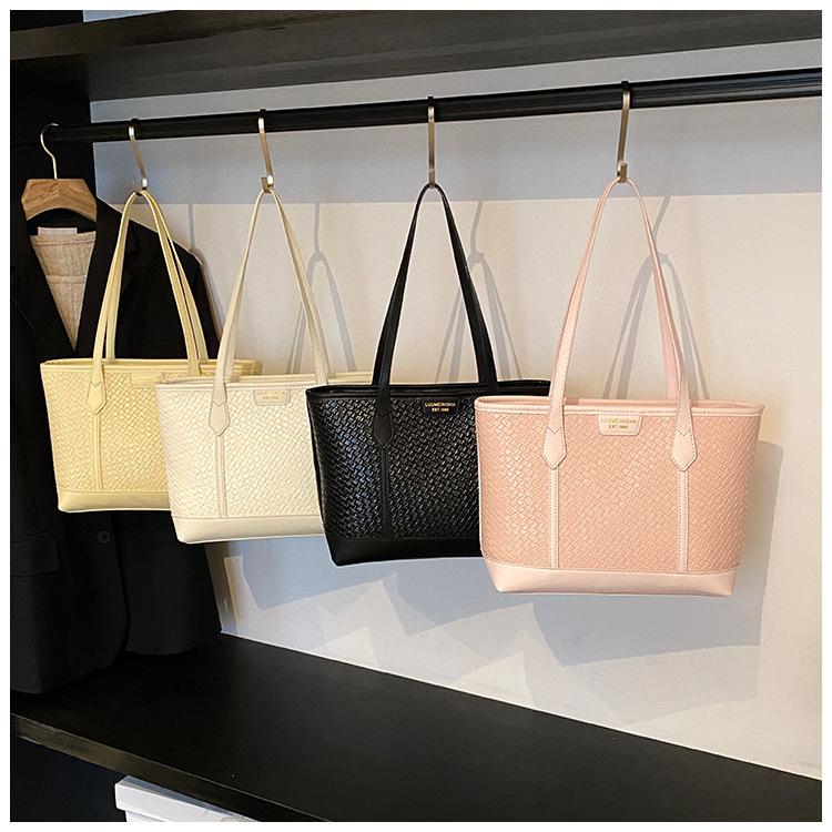 Tote bag women's large capacity 2025 new summer versatile shoulder bag Korean version lazy style casual work commuter bag