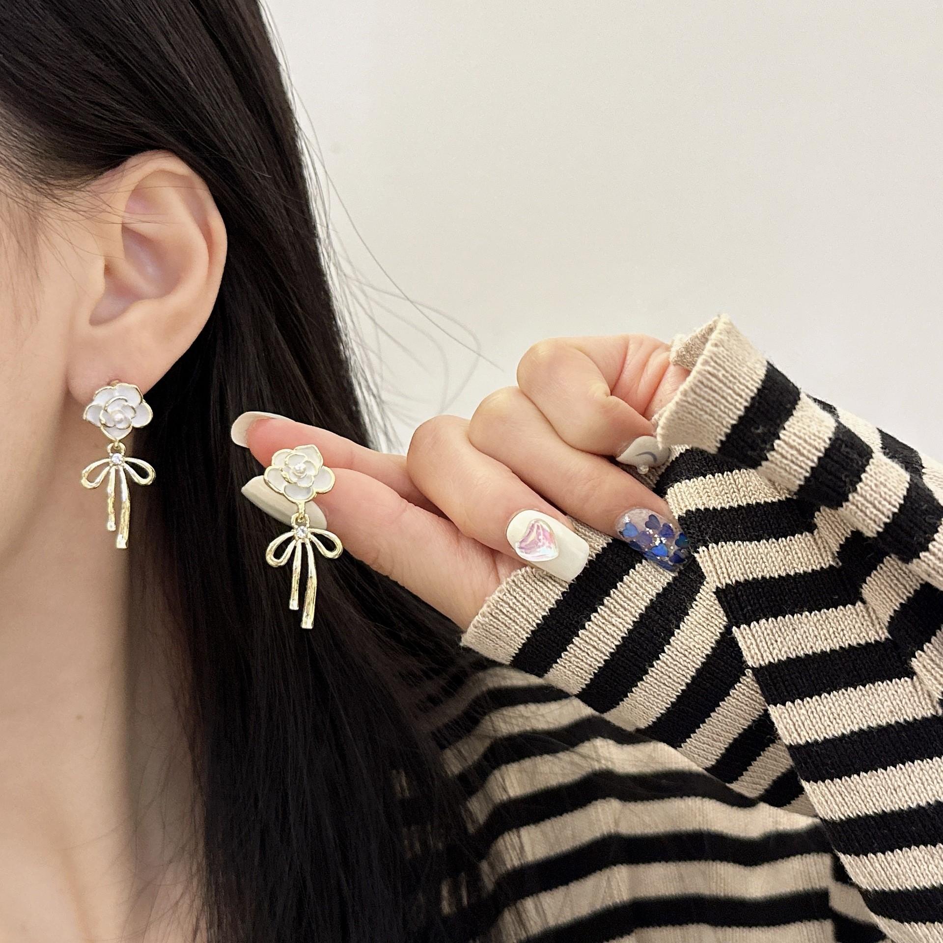 

Эмаль жемчуг камелия бант серьги для женщин подвески цветок серьги-гвоздики элегантные вечерние офисные модные ювелирные изделия подарки белый