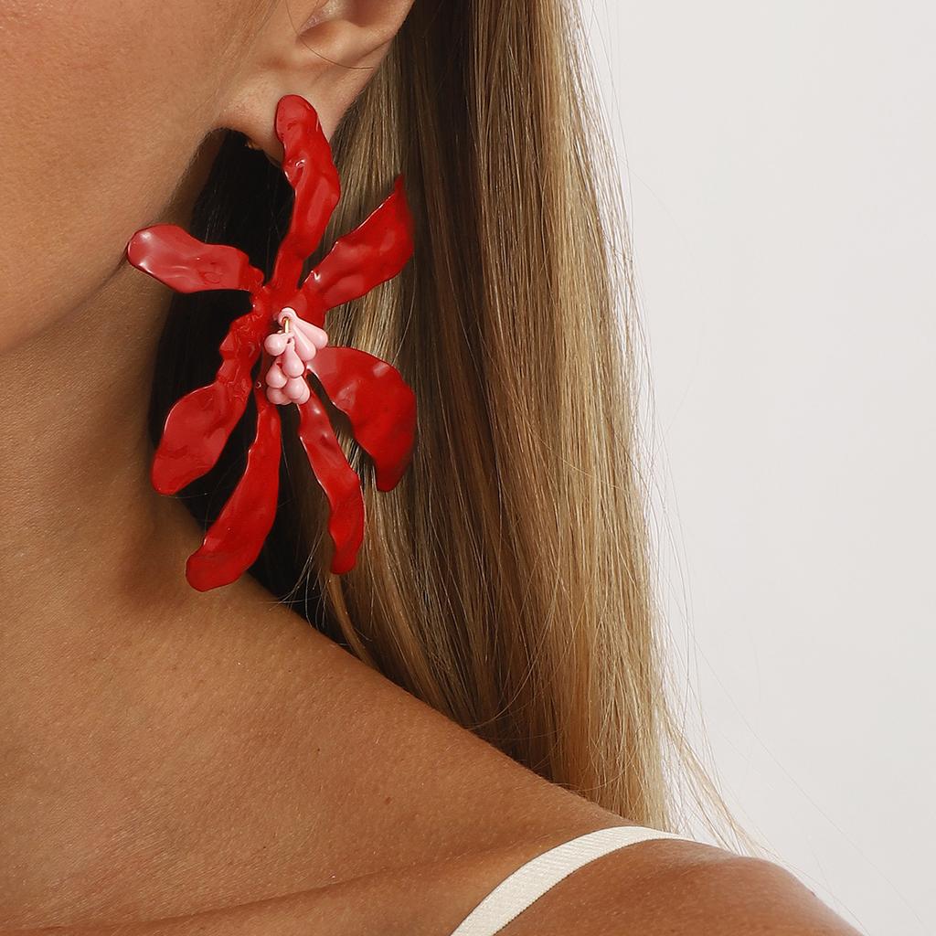 Women Fashion Personality Alloy Oil Dripping Exaggerated Flower Stud Earrings Summer Vacation Style Temperament Ear Jewelry