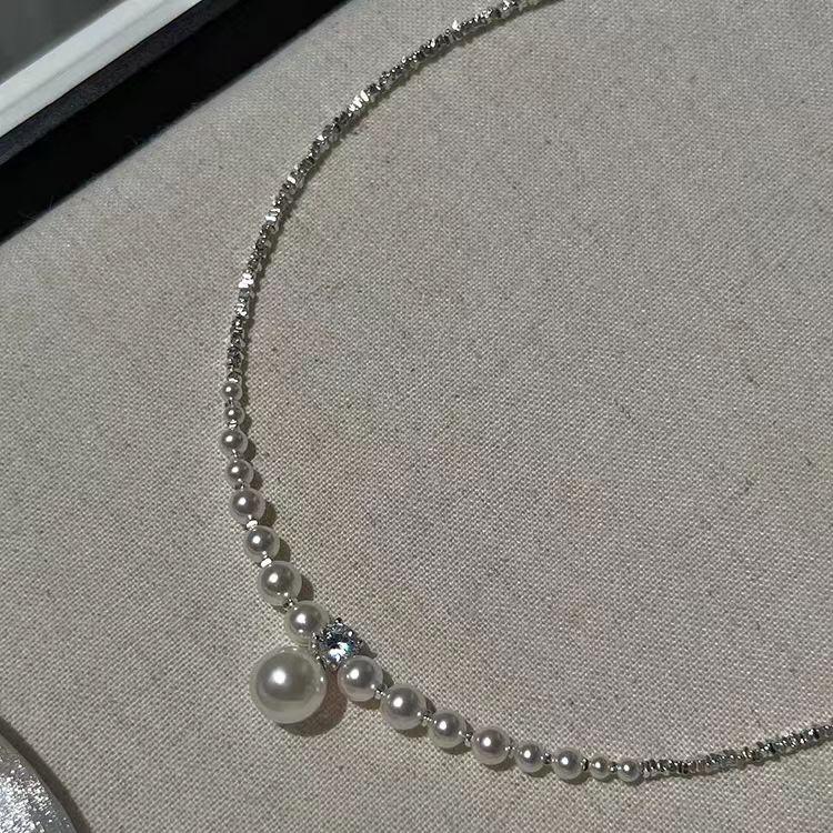 2025 beliebtes Temperament leichter Luxus Nischenmode Schlüsselbeinkette gebrochenes Silber Shijia Perlenkette Frauen