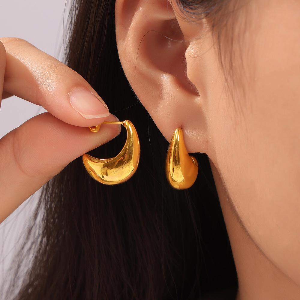 Wind Hollow C-shaped Crescent Stud Earrings Temperament Retro Wind Titanium Steel Plated 18k Real Gold Earrings Women