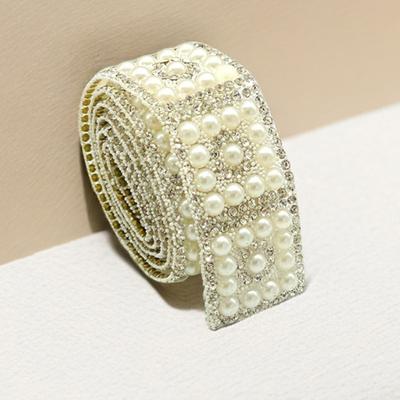 Nep Parel Strass Lint 1 Yard Zelfklevende Decoratieve Strip Elegante Witte Nep Parel Accentstrip voor Kleding Schoenen Telefoon DIY Knutsel