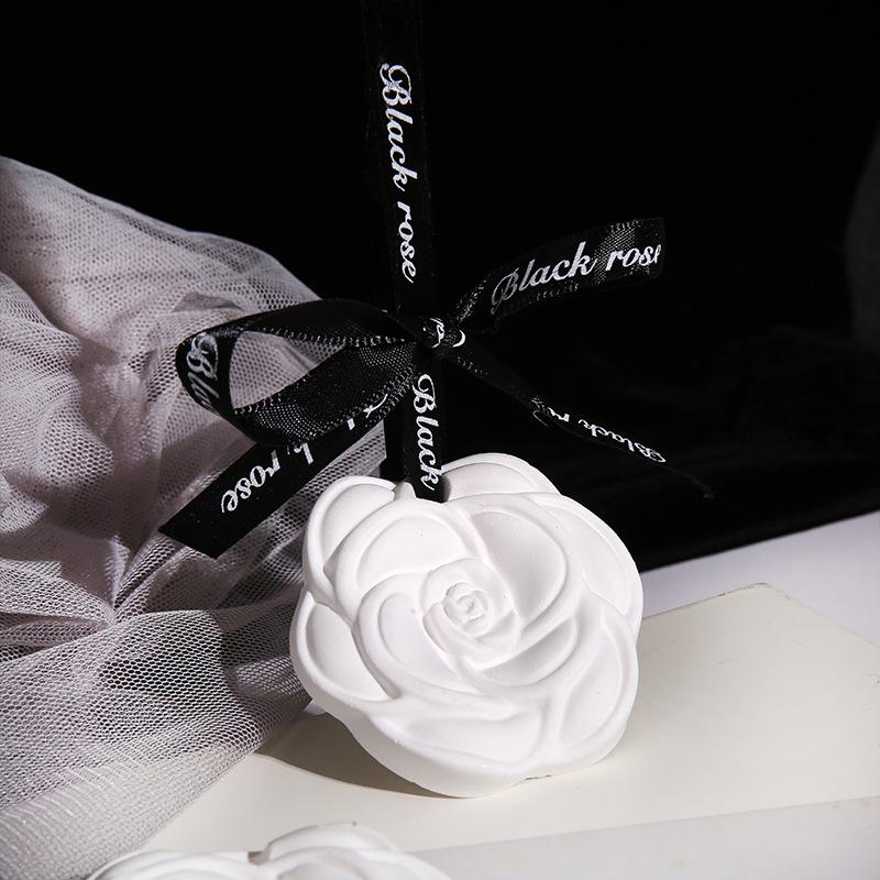 Car Hanging Air Freshener Beautiful White Flower Perfume for Car Styling Aroma Fresh Air Purifier Interior Decorations Ornament