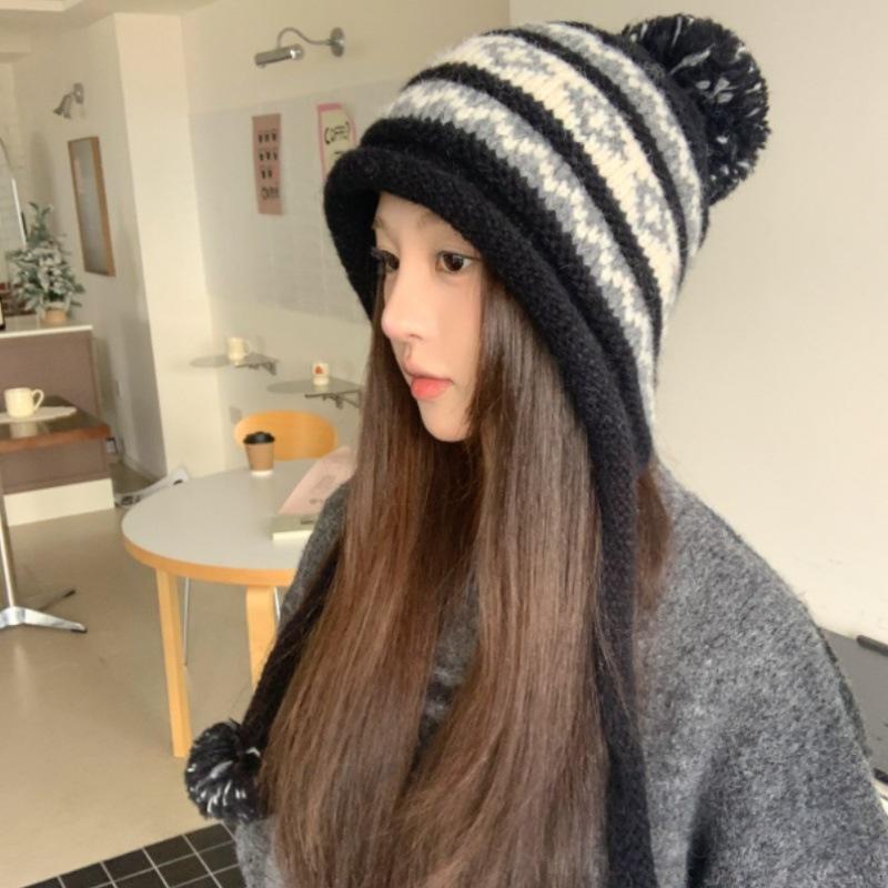 Japanese and Korean women's geometric jacquard wool hat winter windproof and cold protection ear protection lanyard sleeve hat