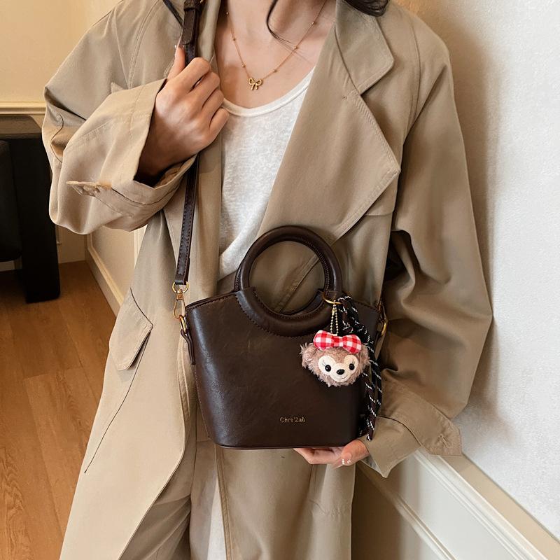 Commuter hand-held new ins diagonal cross fashion autumn women's shoulder crossbody bucket bag