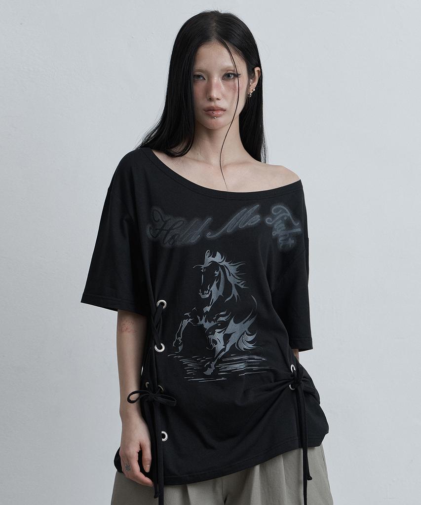 Aejeuyua Horse Eyelet Oversized T-Shirt Black