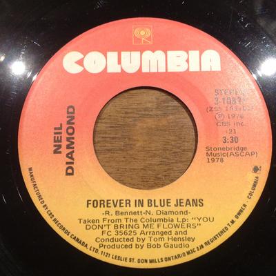 Disque 7 pouces NEIL DIAMOND - Forever In Blue Jeans / Remember Me 310897 Columbia 1979 Canada Pop Occasion