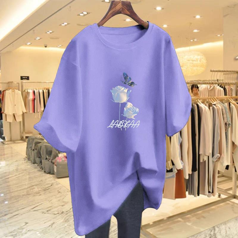 Dámské volné bavlněné bílé tričko s krátkým rukávem, rovným ramenem a univerzálním stylem na léto 2025