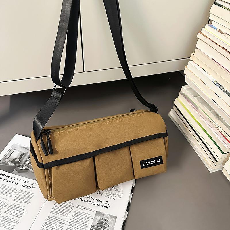 Casual Commuter Messenger Bag Lightweight and Simple Shoulder Bag Summer New Niche Pocket Casual
