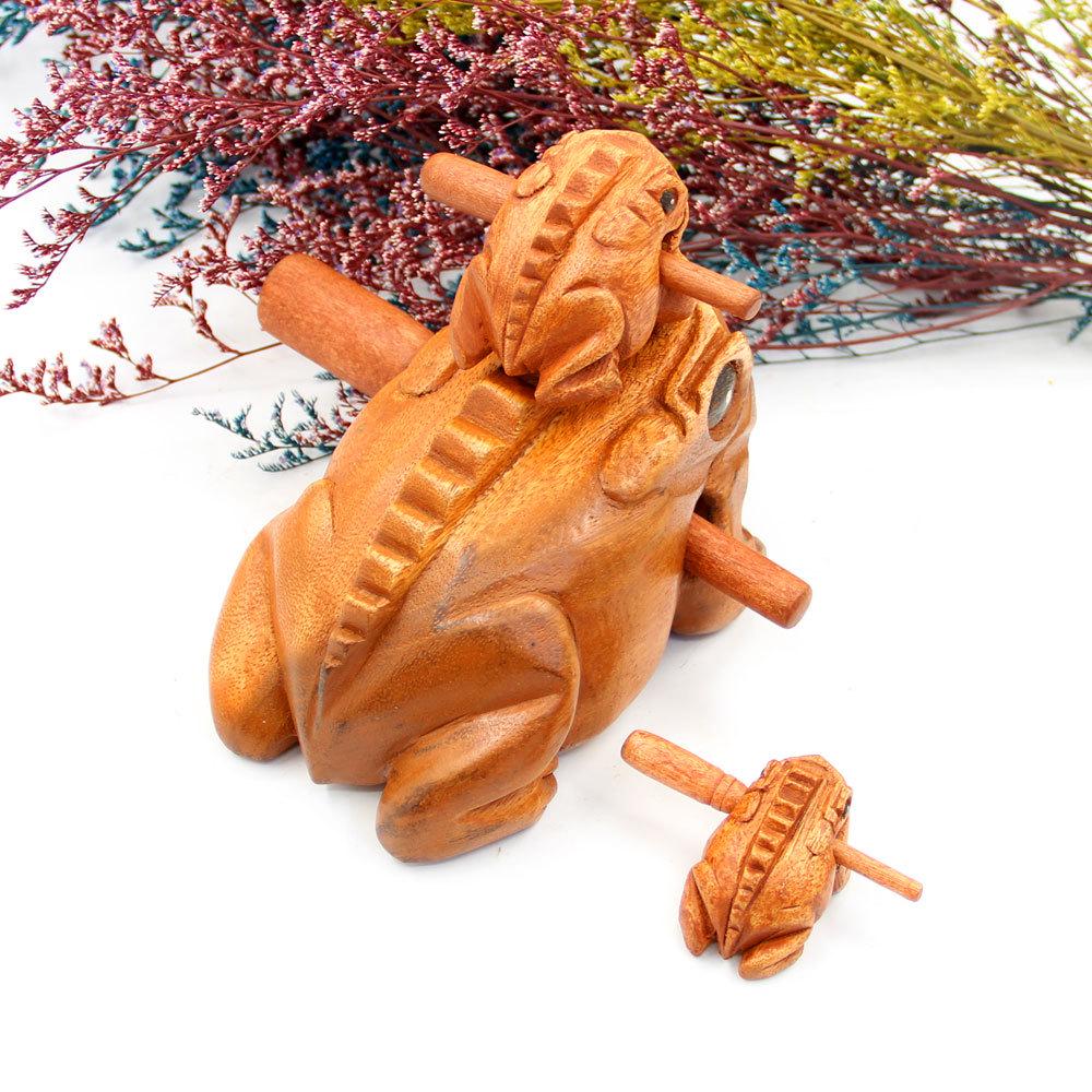 Thai Hand-Carved Wooden Frog Ornament - Creative Fish Souvenir and Home Decor Sounding Craft Gift