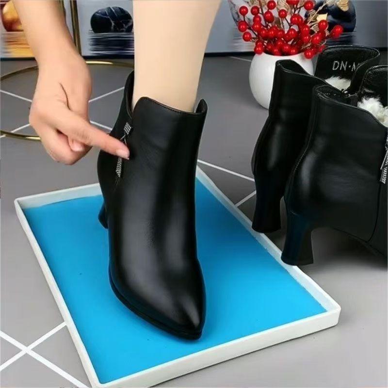 

Женские зимние ботинки из натуральной кожи 2025 с острым носком и теплой подкладкой из овчины Default Option