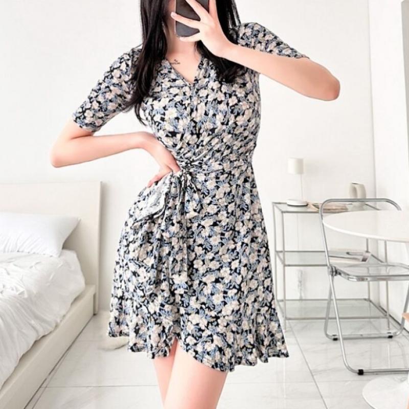 New ArriValS Open Run Women S Floral V Neck Slim Wrap Mini dreSS